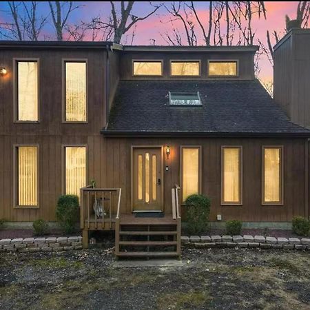 Cozy Cabin At Poconos With Hot Tub And Fire Pit East Stroudsburg Exterior photo